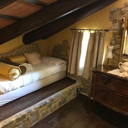 Dimora I Manichei Hotel Monforte D'Alba Luaran gambar