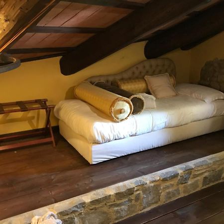 Dimora I Manichei Hotel Monforte D'Alba Luaran gambar