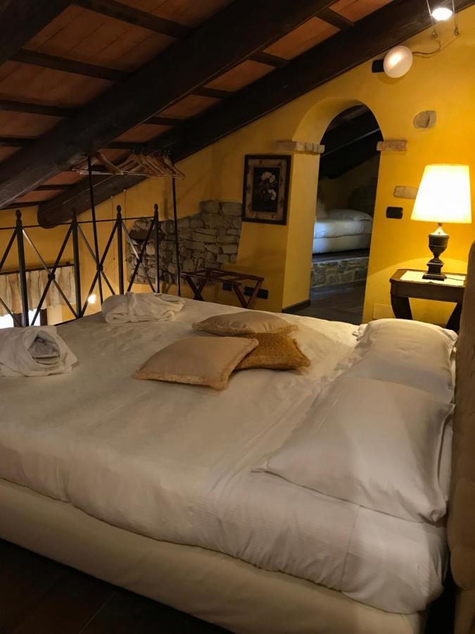 Dimora I Manichei Hotel Monforte D'Alba Luaran gambar