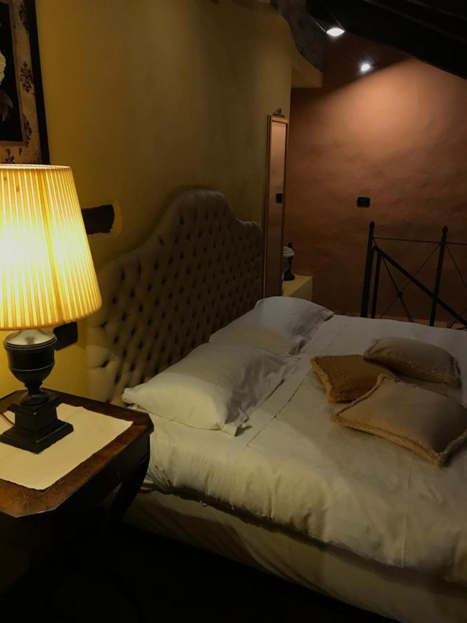 Dimora I Manichei Hotel Monforte D'Alba Luaran gambar