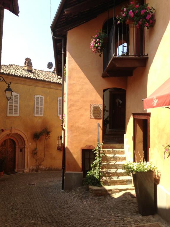 Dimora I Manichei Hotel Monforte D'Alba Luaran gambar