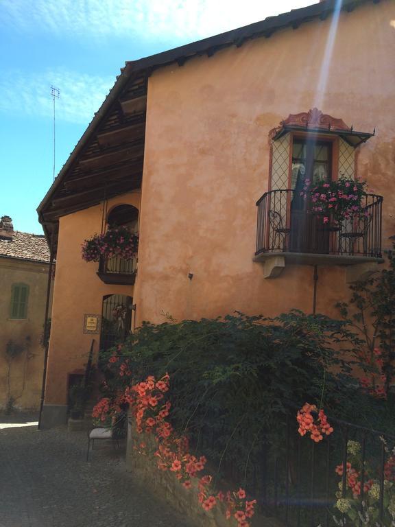 Dimora I Manichei Hotel Monforte D'Alba Luaran gambar