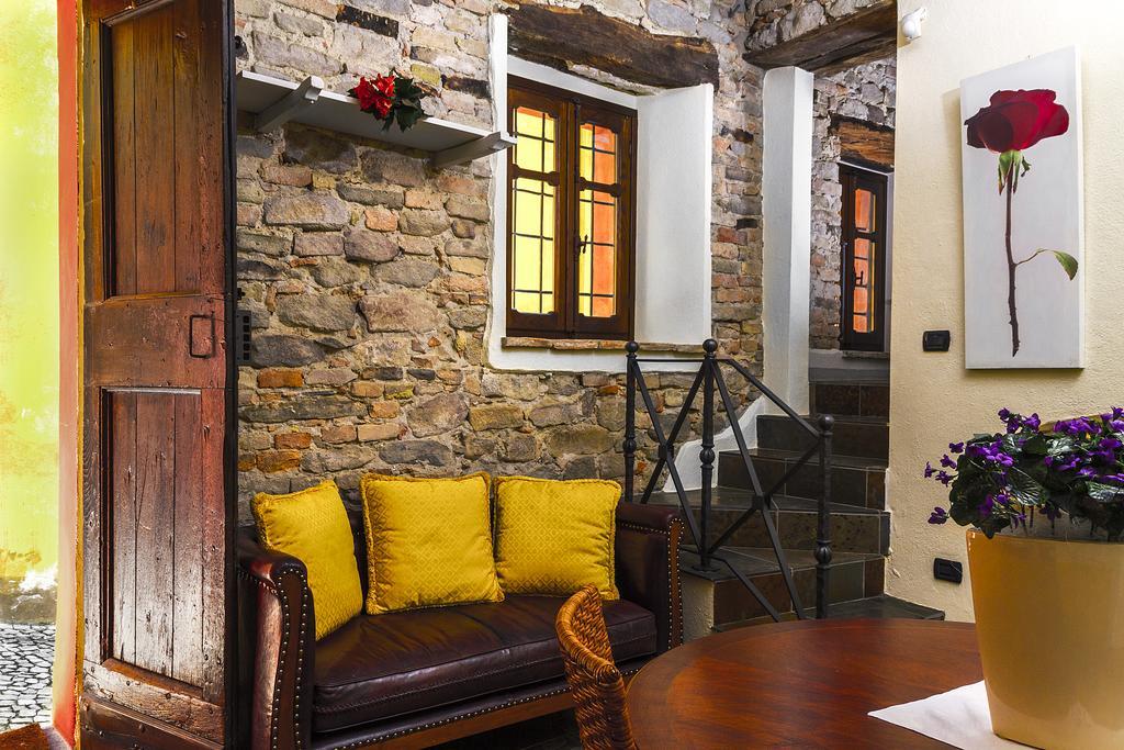 Dimora I Manichei Hotel Monforte D'Alba Luaran gambar