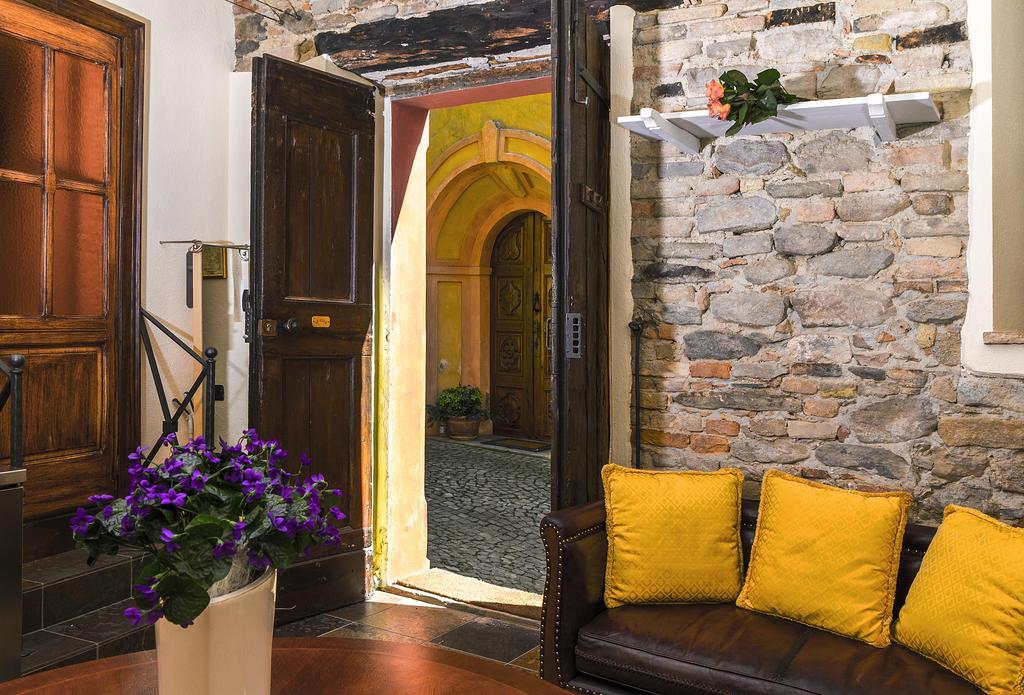 Dimora I Manichei Hotel Monforte D'Alba Luaran gambar