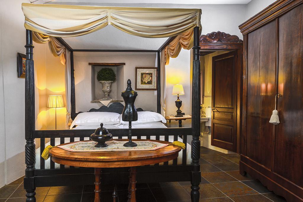 Dimora I Manichei Hotel Monforte D'Alba Luaran gambar