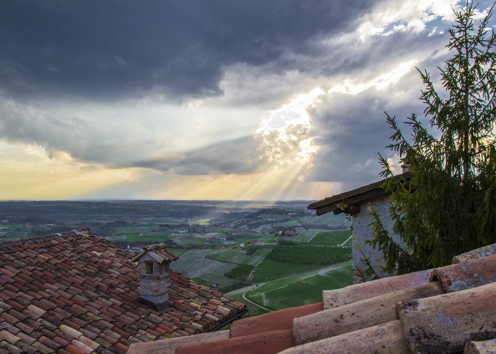 Dimora I Manichei Hotel Monforte D'Alba Luaran gambar