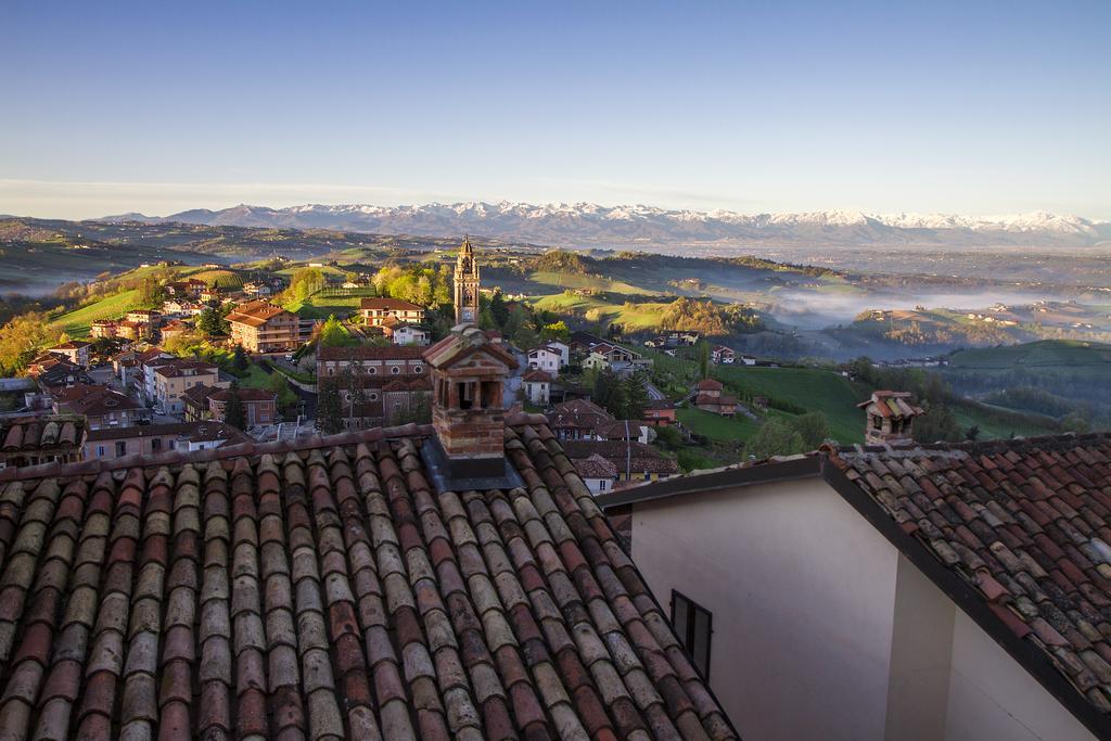 Dimora I Manichei Hotel Monforte D'Alba Luaran gambar