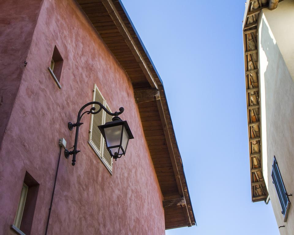 Dimora I Manichei Hotel Monforte D'Alba Luaran gambar