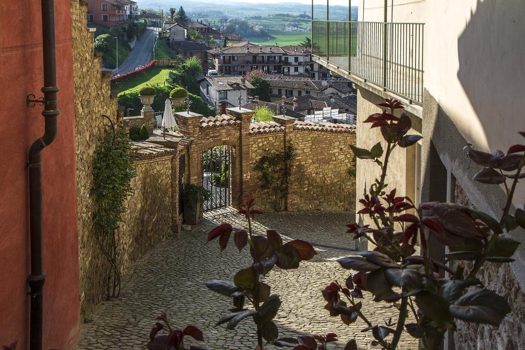Dimora I Manichei Hotel Monforte D'Alba Luaran gambar