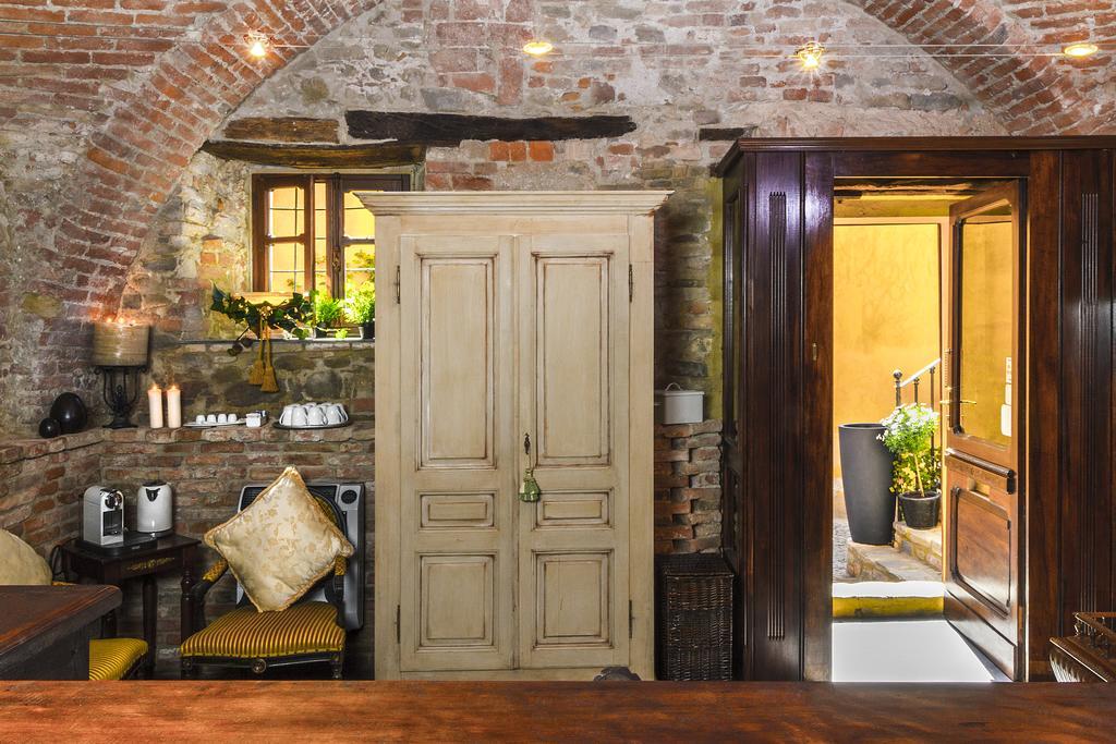 Dimora I Manichei Hotel Monforte D'Alba Luaran gambar