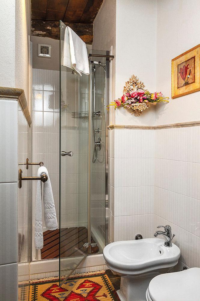 Dimora I Manichei Hotel Monforte D'Alba Luaran gambar