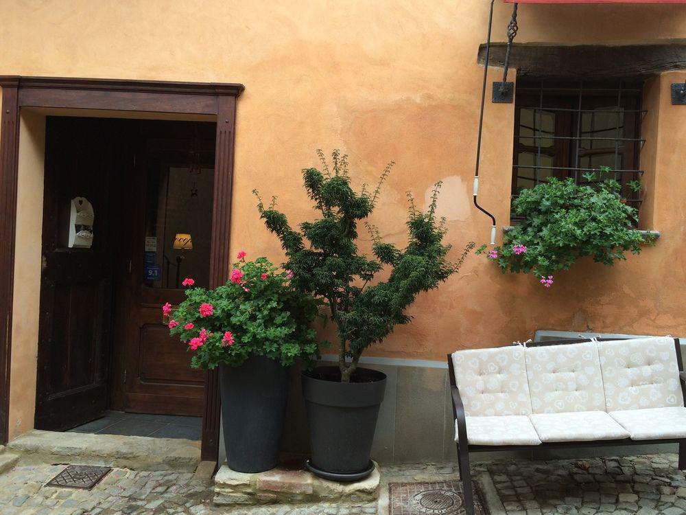 Dimora I Manichei Hotel Monforte D'Alba Luaran gambar